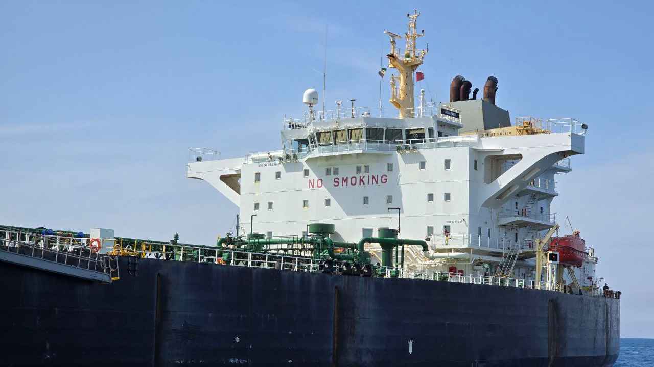 وصول ناقلتي نفط إلى ميناء بانياس السوري