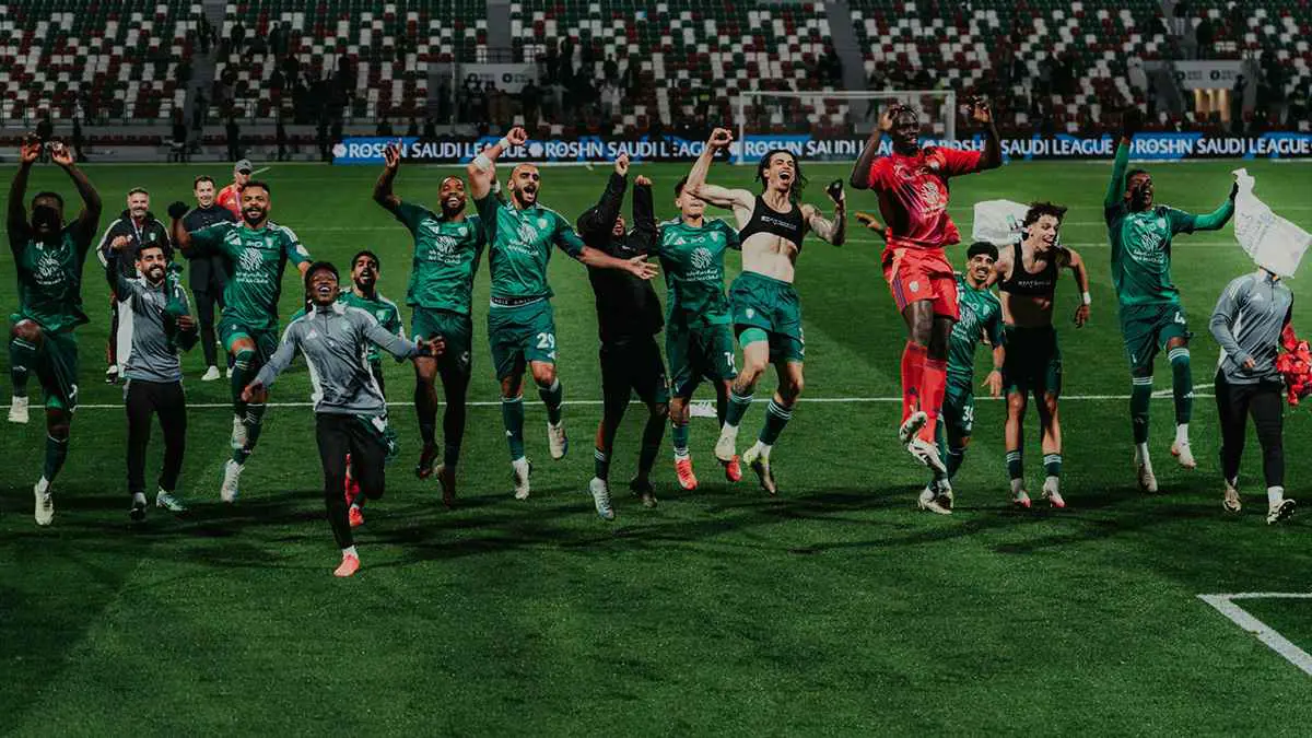 نيوم يقترب من خطف نجم الأهلي السعودي