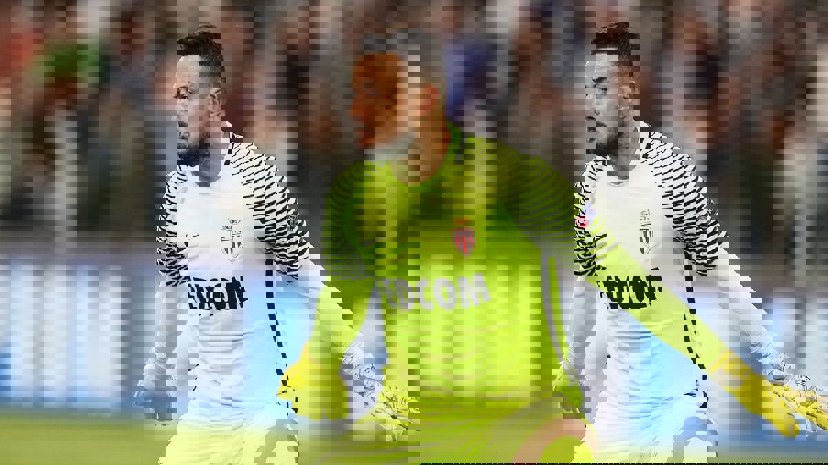 خطوة موناكو تقرب نادي النصر السعودي من التعاقد مع الحارس دانييل سوباسيتش