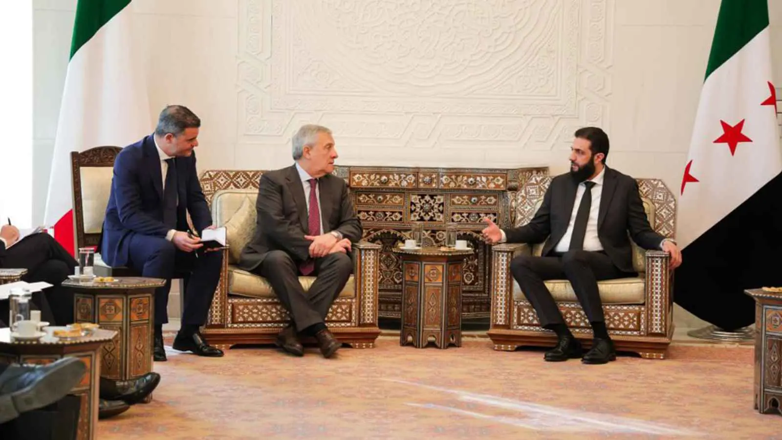 الشرع يلتقي الوفد الإيطالي في دمشق (صور)