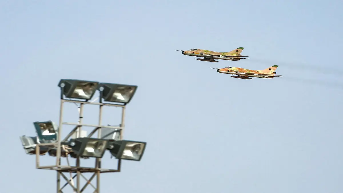 الجيش الليبي يشن غارات عنيفة على مواقع لقوات "الوفاق" بطرابلس