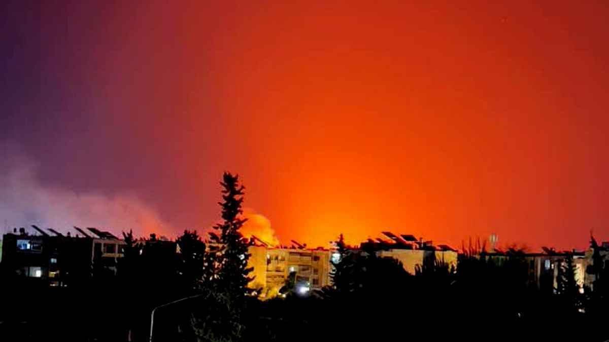 أحالت ليلها نهارا.. انفجارات عنيفة تهز أحياء حلب السورية (فيديو)