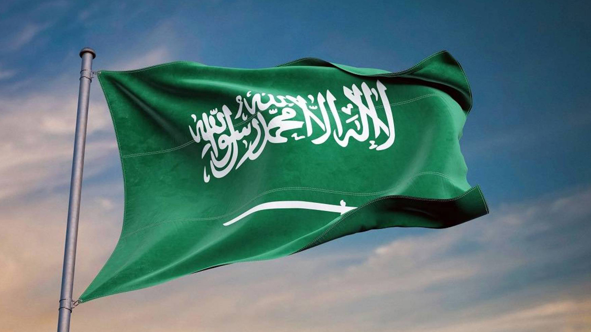 الشرطة السعودية تكشف هوية شخص ظهر بمقطع وهو يسيء لعلم المملكة