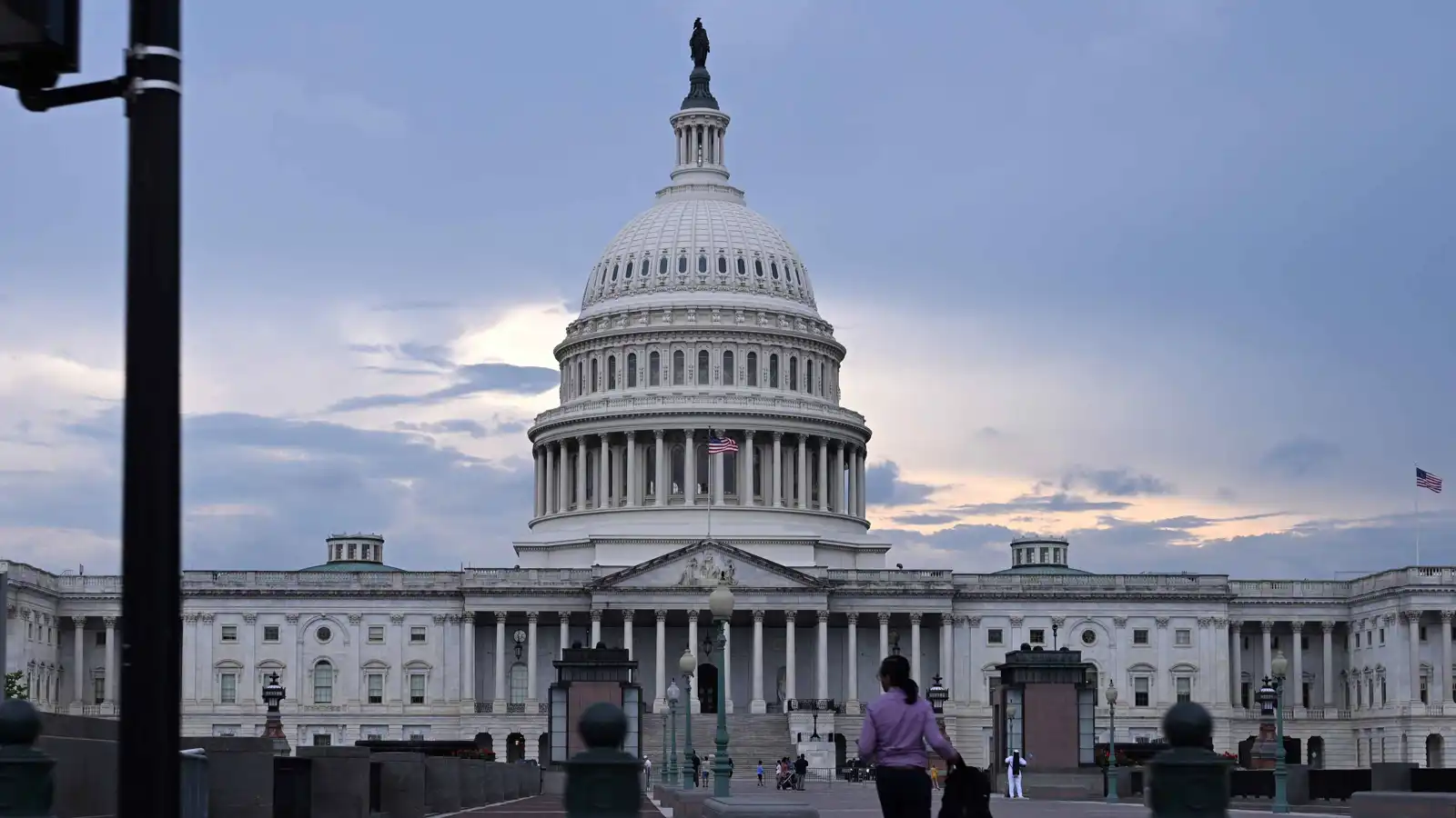 ديمقراطيو تكساس يعطلون جلسة إعادة "رسم خرائط الكونغرس"