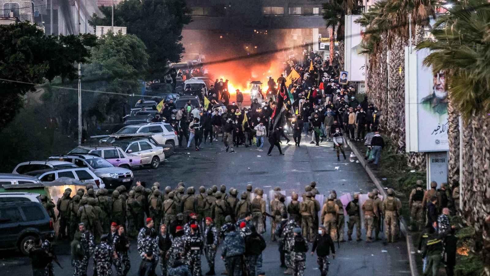 "حزب الله" يندد بالهجوم على قافلة "اليونيفيل" في بيروت