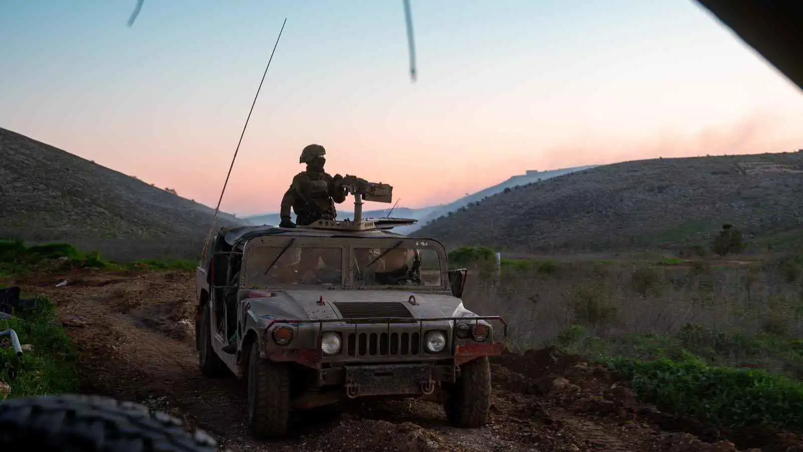 إسرائيل تخلي قريتين بجنوب لبنان عقب 5 غارات على الضاحية الجنوبية