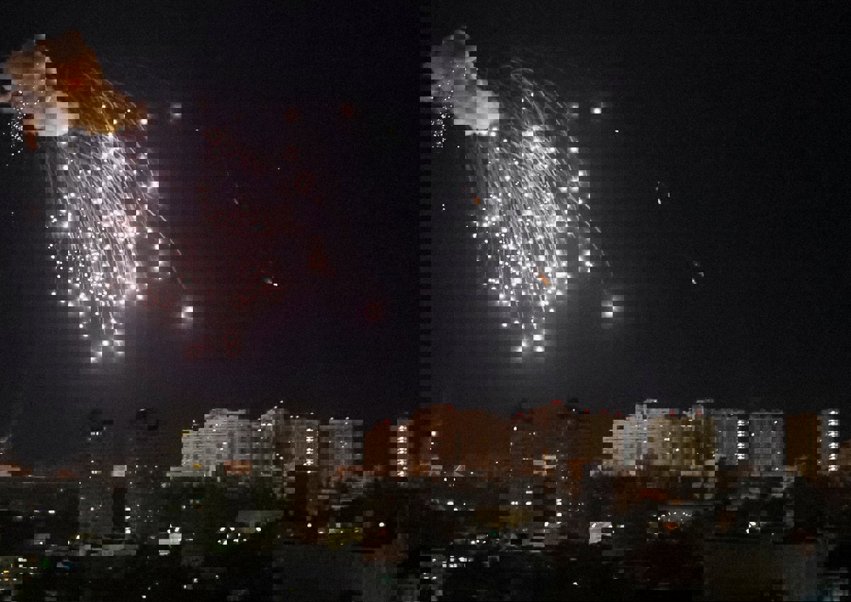 مقتل مدني في هجوم روسي بطائرة مسيرة على خيرسون بأوكرانيا
