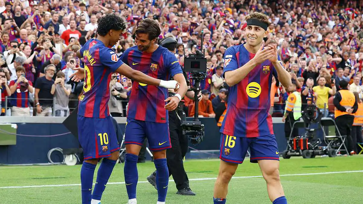 أفضل من فينيسيوس ومبابي.. أكثر لاعب أبهر جمهور برشلونة ضد إسبانيول