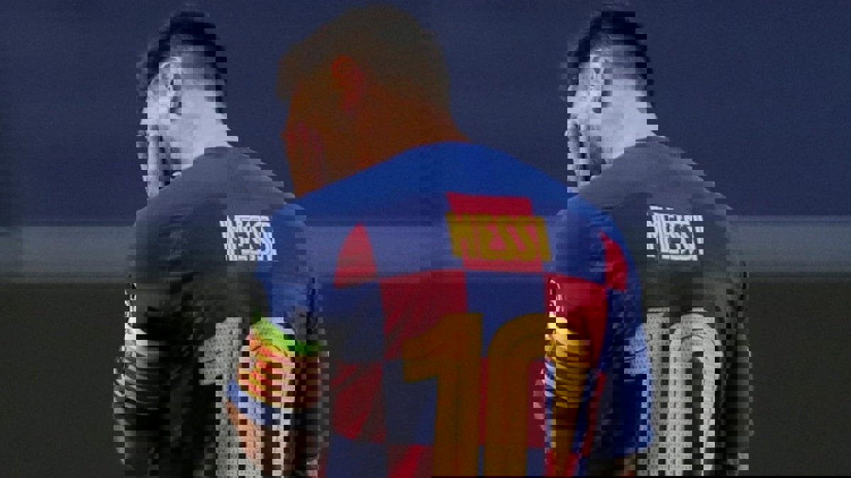 تقرير: ليونيل ميسي يرفض الرد على اتصالات إدارة برشلونة