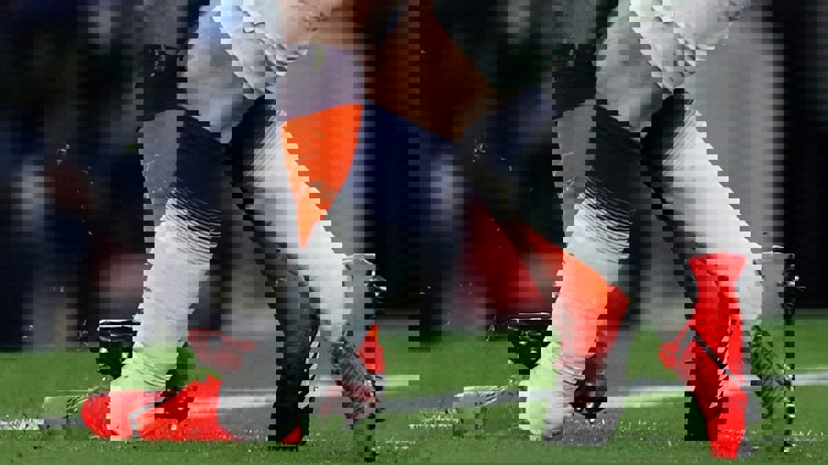 مواعيد أبرز مباريات اليوم والقنوات الناقلة