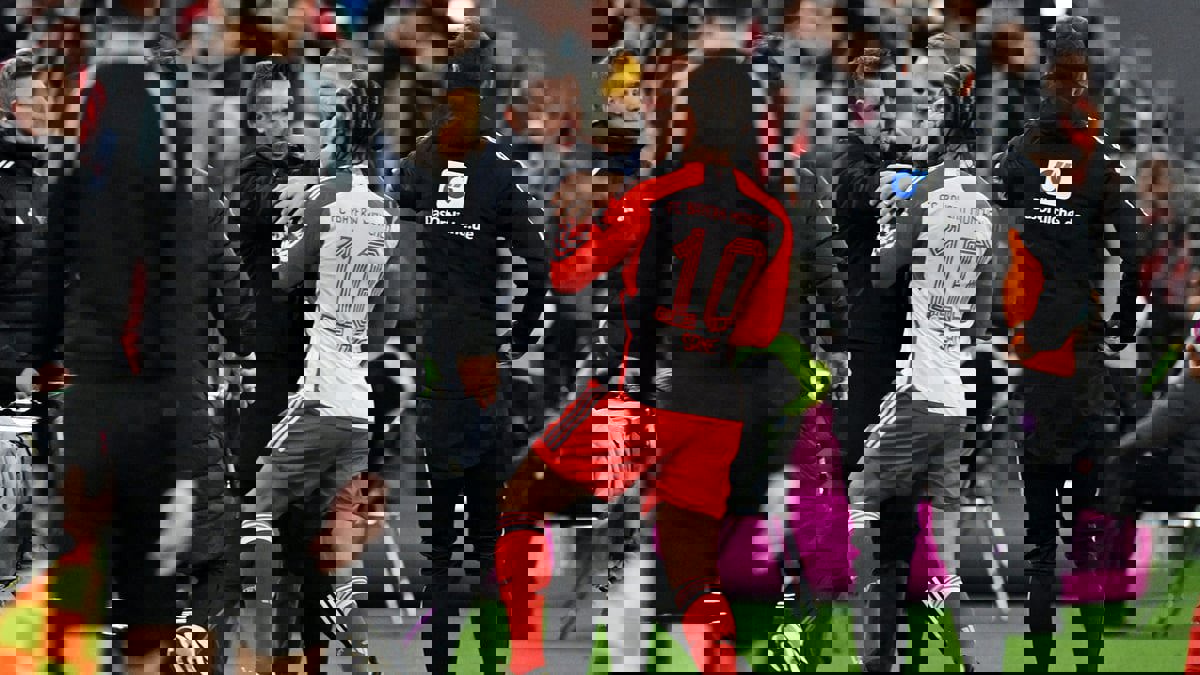 مدرب يونيون برلين يضرب ليروي ساني (فيديو)