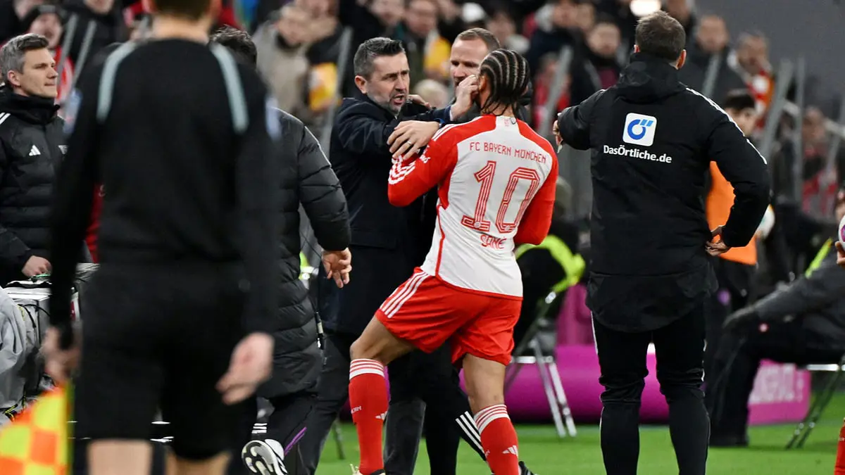 مدرب يونيون برلين يضرب ليروي ساني (فيديو)