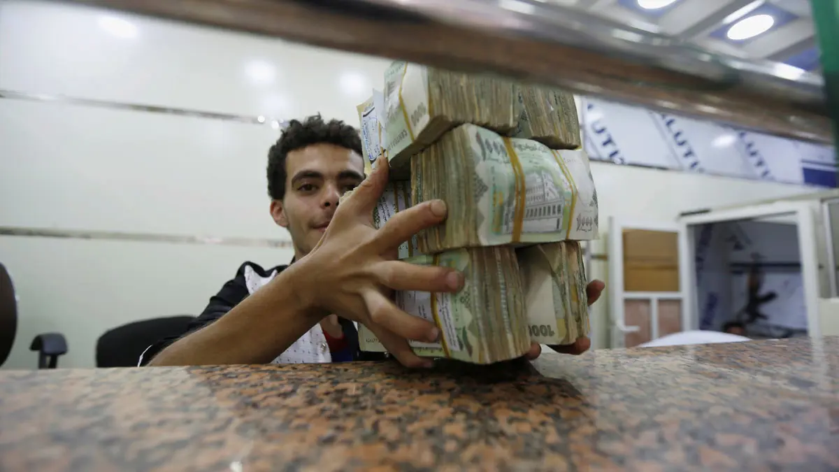 الحكومة اليمنية تعلن موازنة 2019 بعجز 1.7 مليار دولار