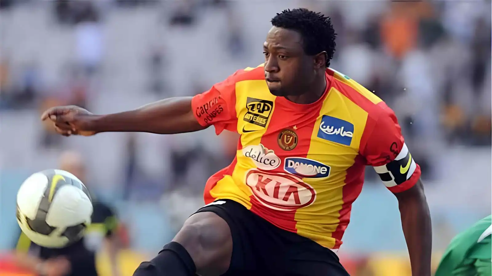 دبابة بشرية ومتزوج بتونسية.. من هو نجم الترجي الراحل مايكل إنرامو؟