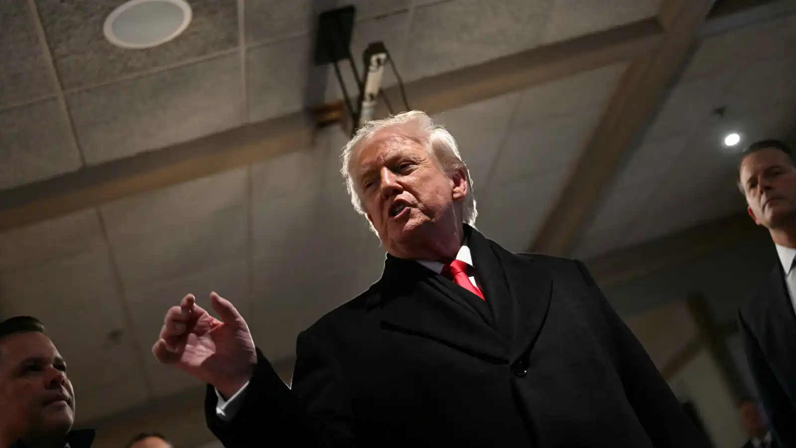 "الوقت ينفد".. ترامب يهدد إيران بـ"عملية أسوأ" من حرب الـ12 يوما