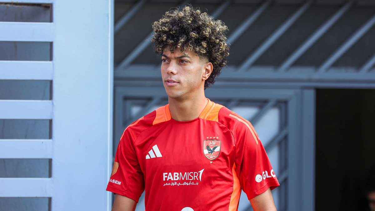 النجم له احترامه.. أسطورة الأهلي يطالب برفع الإيقاف عن إمام عاشور 