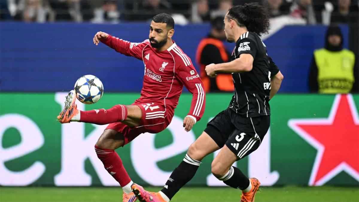 بعد أزمته مع ليفربول.. ظهور مفاجئ لمحمد صلاح مع مسؤول بالاتحاد السعودي (صورة)