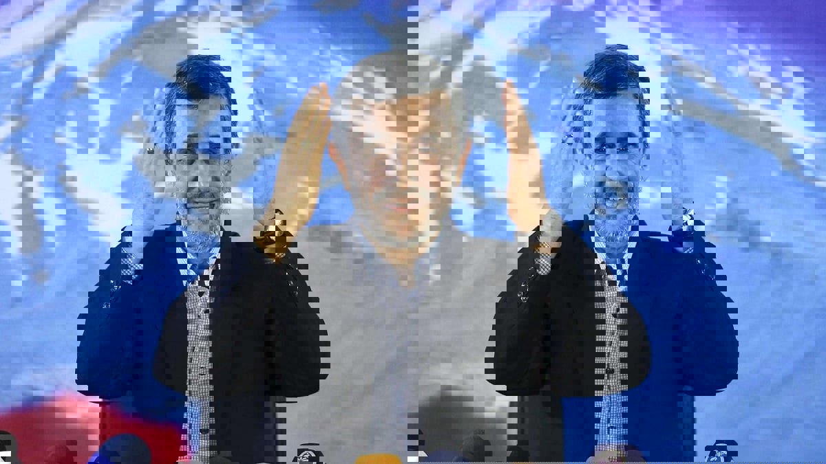 رغم حظر خامنئي استيراده.. رئيس إيران الأسبق يتلقى لقاح فايزر الأمريكي سرا