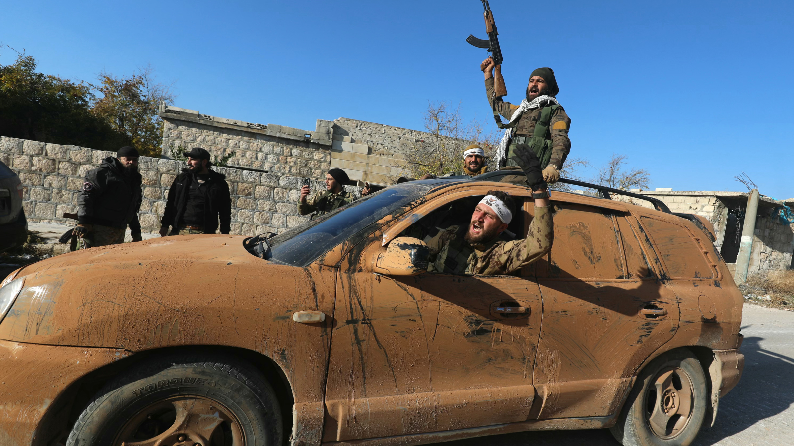 "قسد": تقدم المسلحين السريع "غير منطقي" ويؤشر لـ"صفقة سياسية"