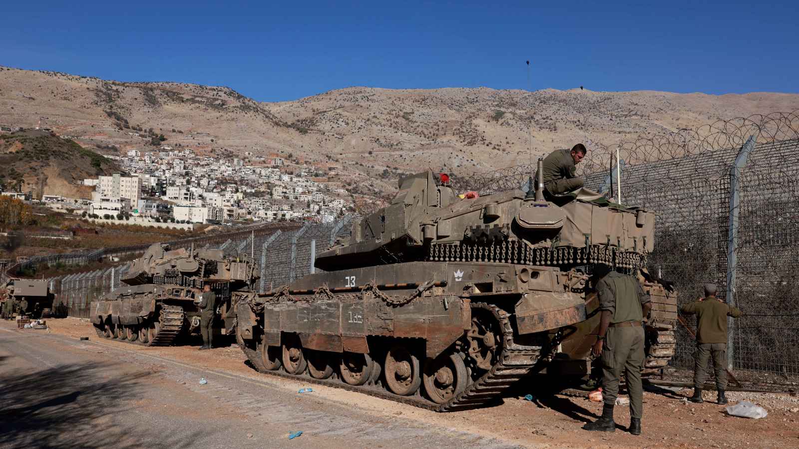 ناقلات جند وآليات للحفر.. توغل إسرائيلي جديد في الجنوب السوري