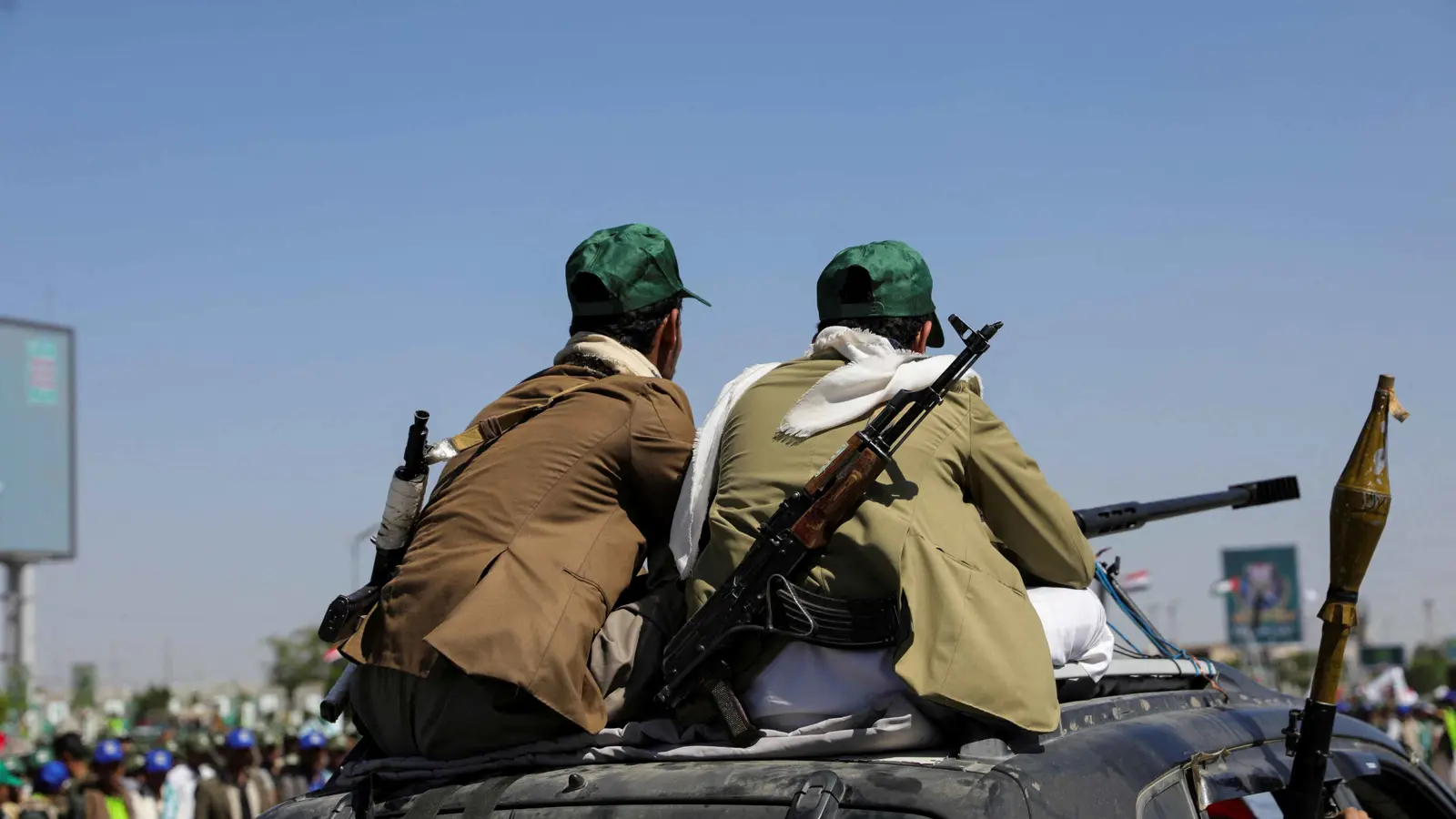 الحوثيون ينفذون مناورات عسكرية تحاكي مواجهة إنزال أمريكي