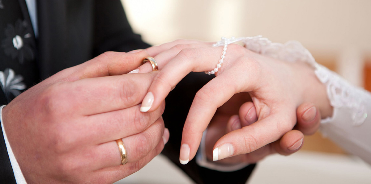 قرار حكومي في ليبيا يفرض 2000 دولار على المتزوج بأجنبية