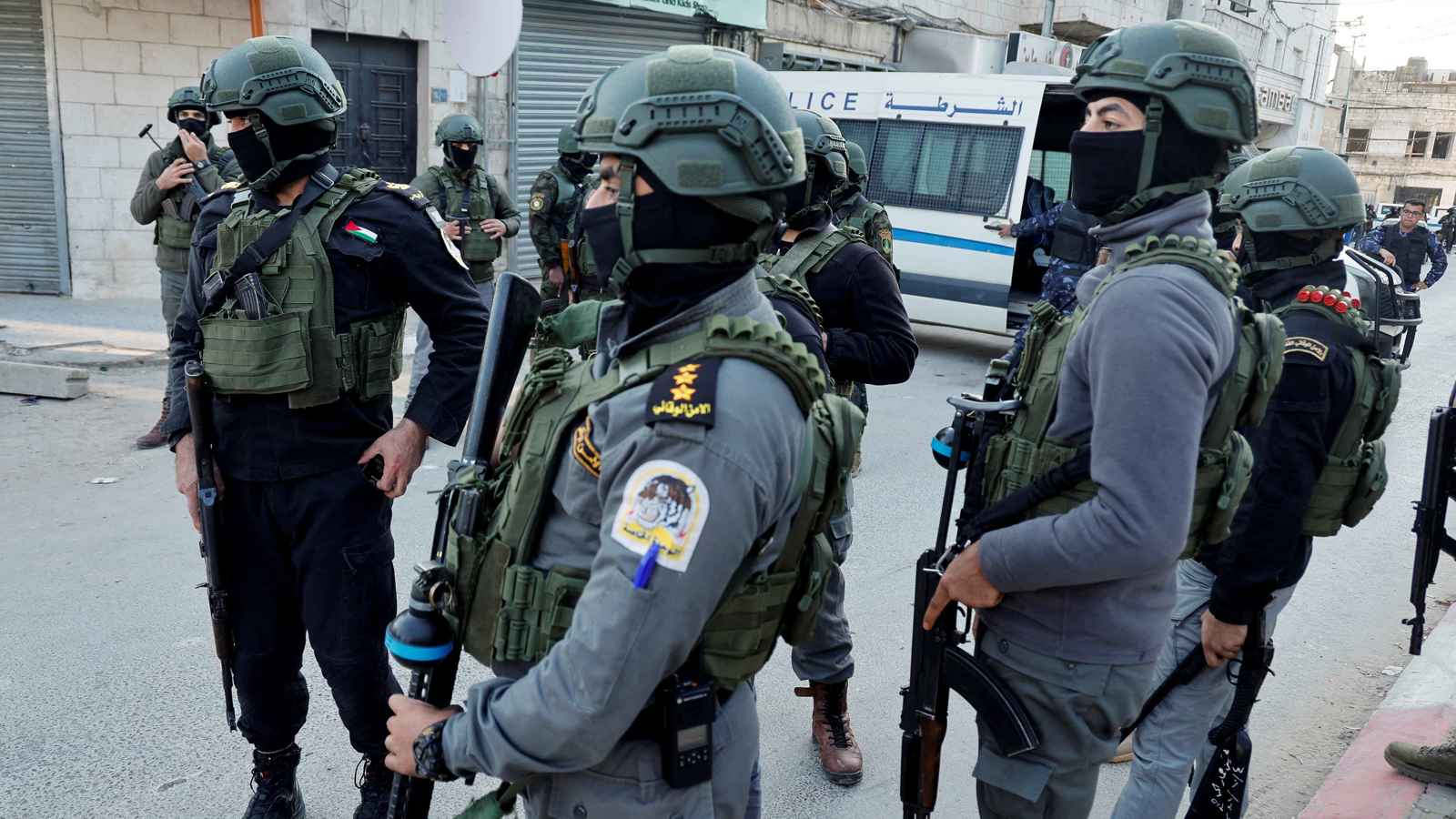 "واشنطن بوست": ترامب يوقف تمويل قوات الأمن الفلسطينية