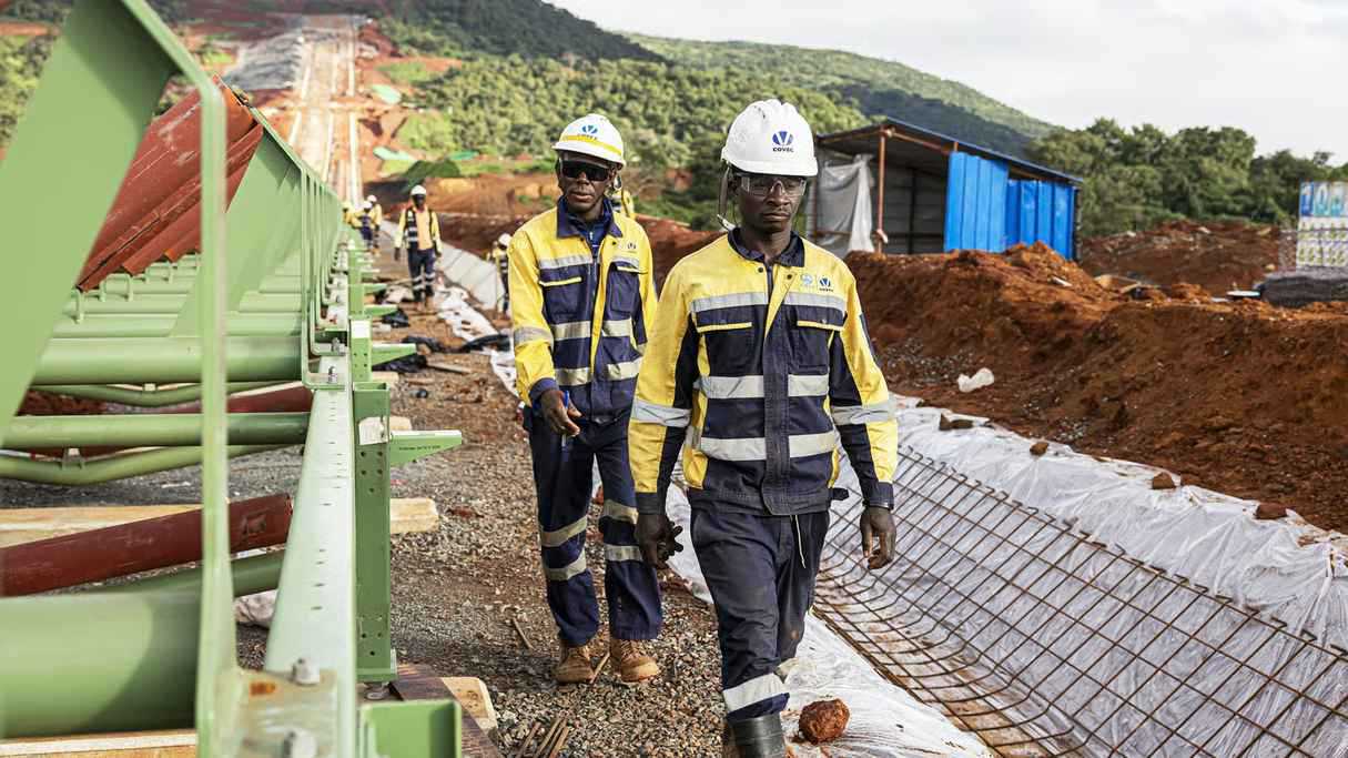 غينيا.. منجم سيماندو في قلب صراع النفوذ الاقتصادي بين واشنطن وبكين