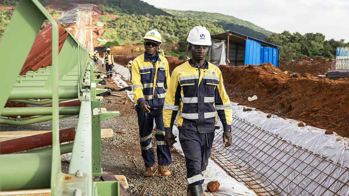 غينيا.. منجم سيماندو في قلب صراع النفوذ الاقتصادي بين واشنطن وبكين