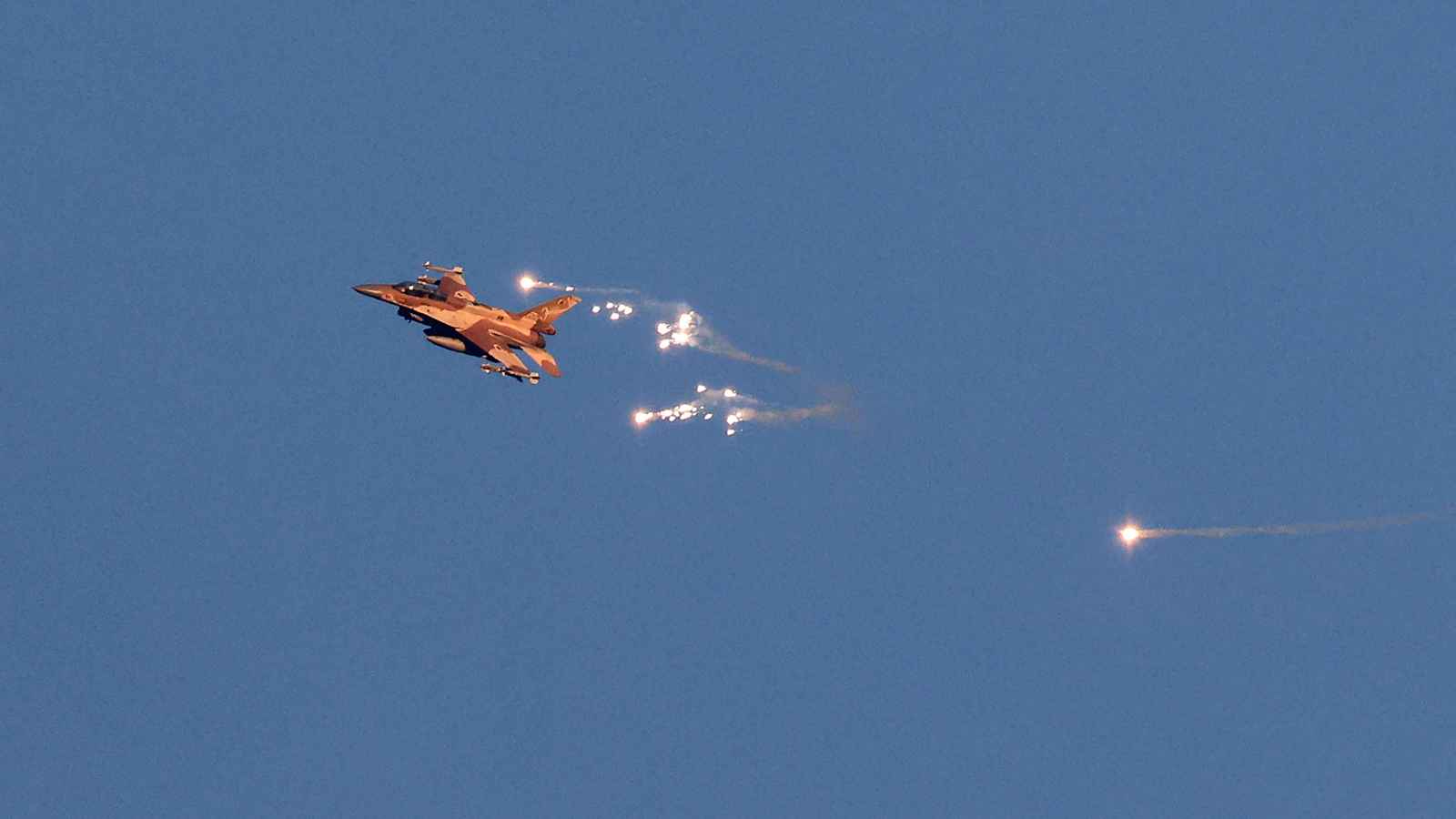 الجيش الإسرائيلي يعلن استهداف القيادي في حزب الله علي كركي