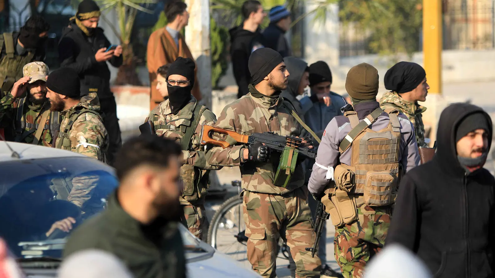 الأردن يدفع بالمزيد من قواته المسلحة إلى الحدود مع سوريا