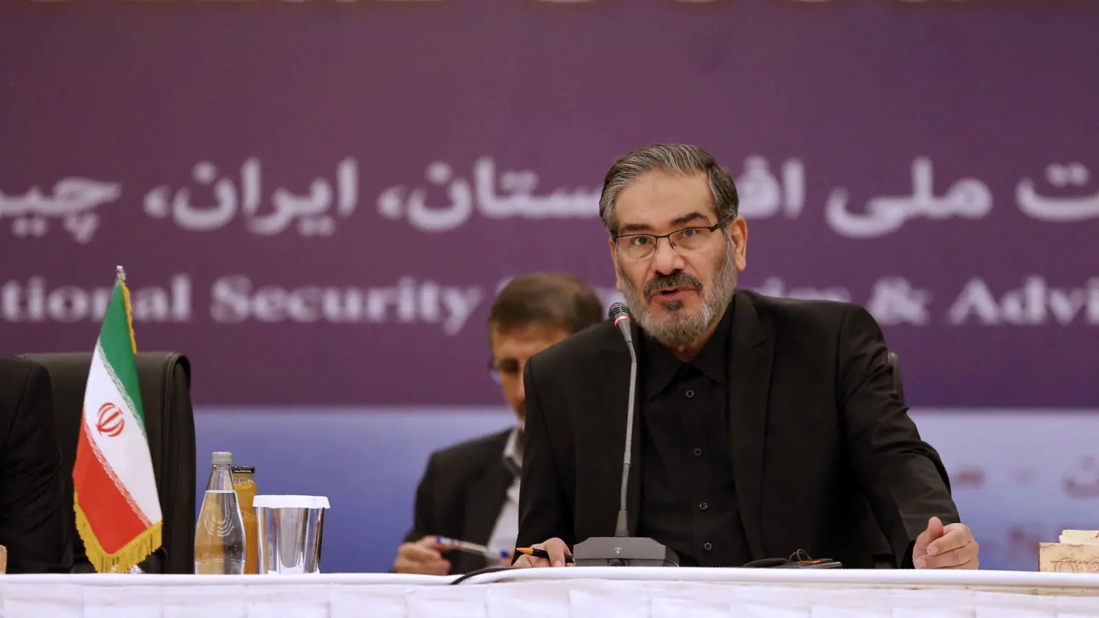 أنباء عن مقتل علي شمخاني مستشار خامنئي في الضربة الإسرائيلية