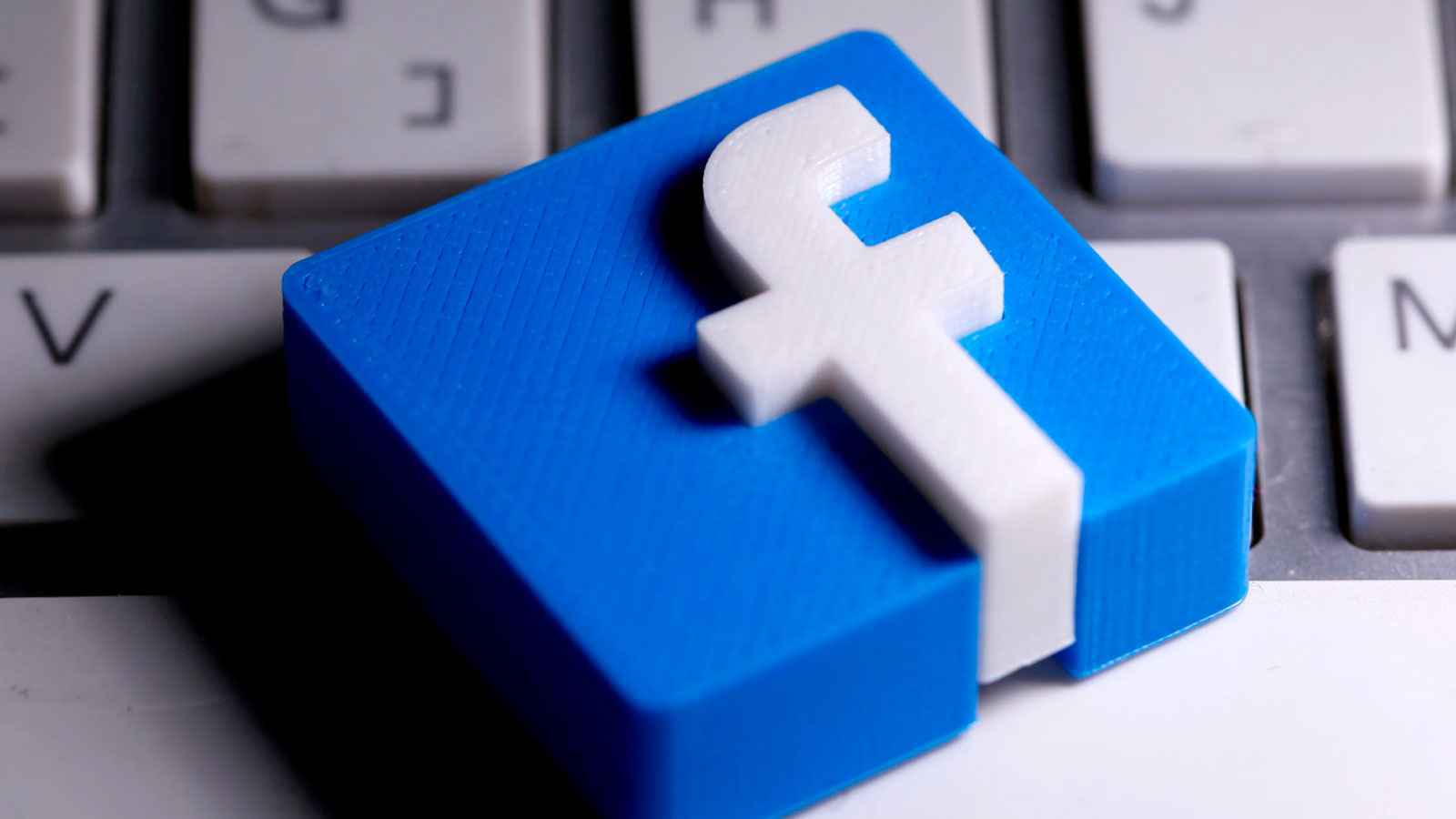 مصر.. حملة رسمية ضد حسابات الشخصيات العامة "المزيفة"