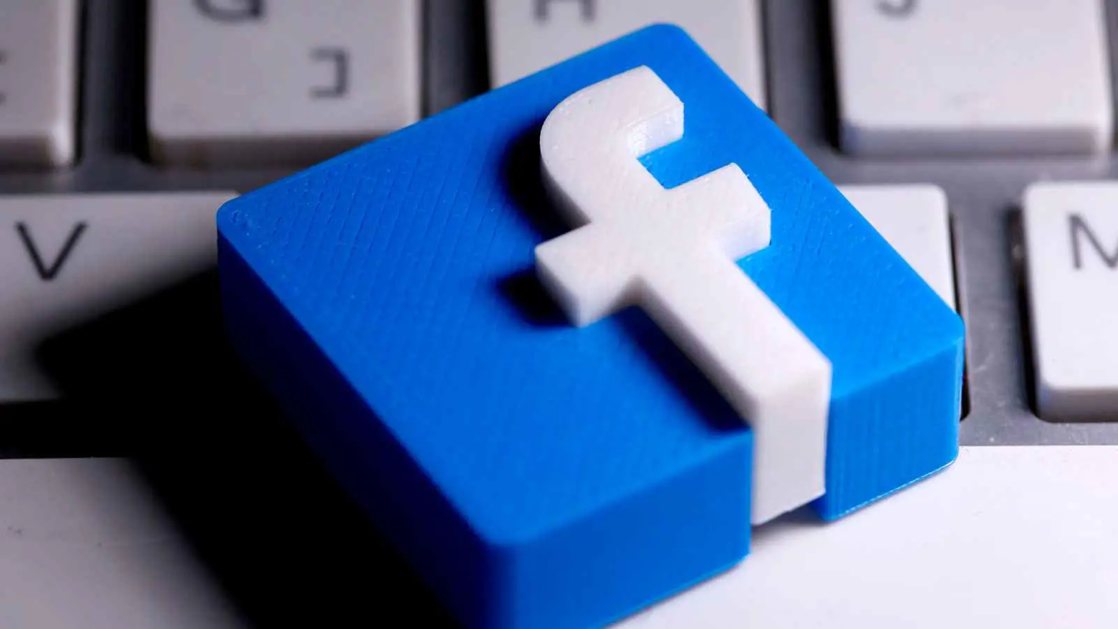 مصر.. حملة رسمية ضد حسابات الشخصيات العامة "المزيفة"