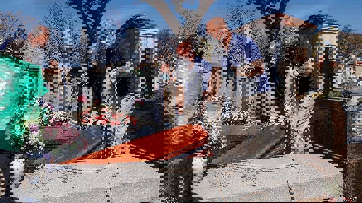 ارتفاع وفيات كورونا في إسبانيا إلى نحو 400