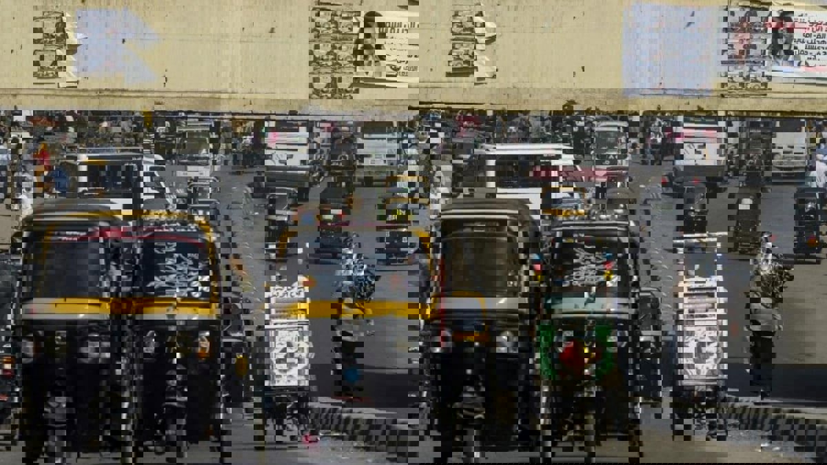 مصر.. بائعة خضار تقتل شابًا بسبب أولوية ركوب "توك توك"