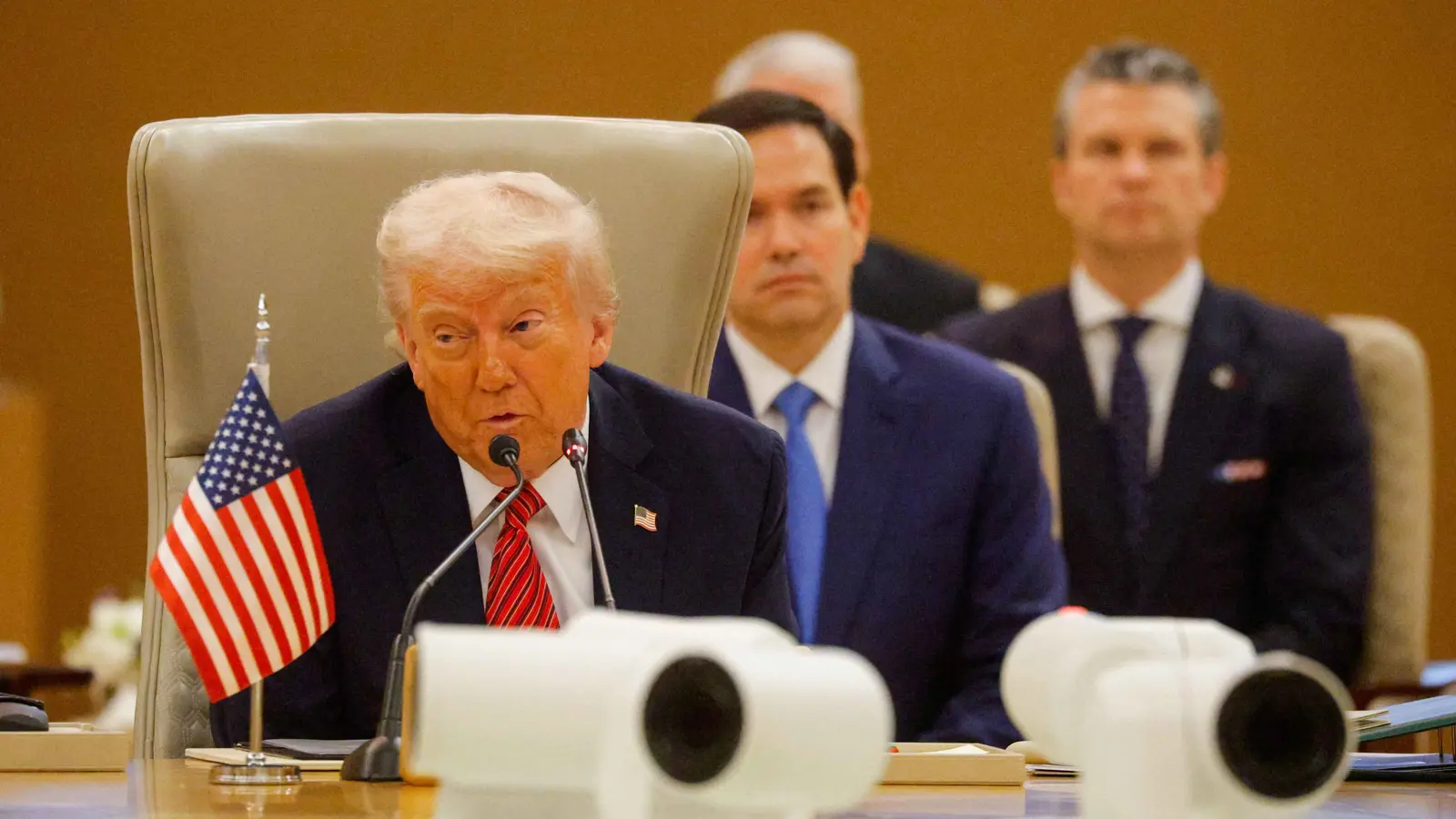 ترامب يحضّ على تطبيق العقوبات ضد إيران بحزم