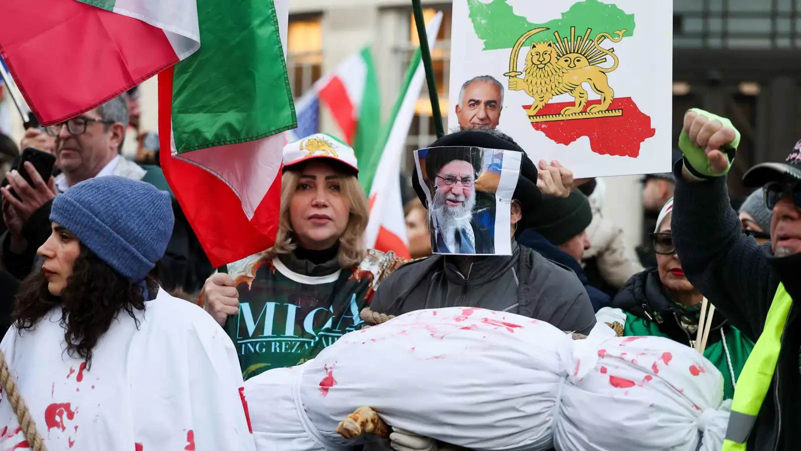 احتجاجات إيران.. الأمن يلاحق الجرحى والأطباء في غرف العلاج