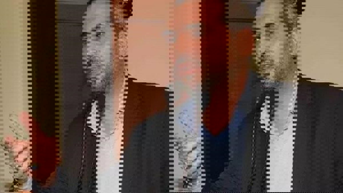 إطلاق قذيفة صاروخية على منزل إيهاب حمادة النائب عن حزب الله بالبرلمان اللبناني