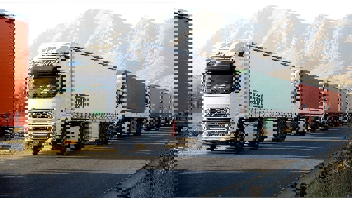 إيران تعترف بتراجع صادراتها لجنوب العراق بسبب الاحتجاجات