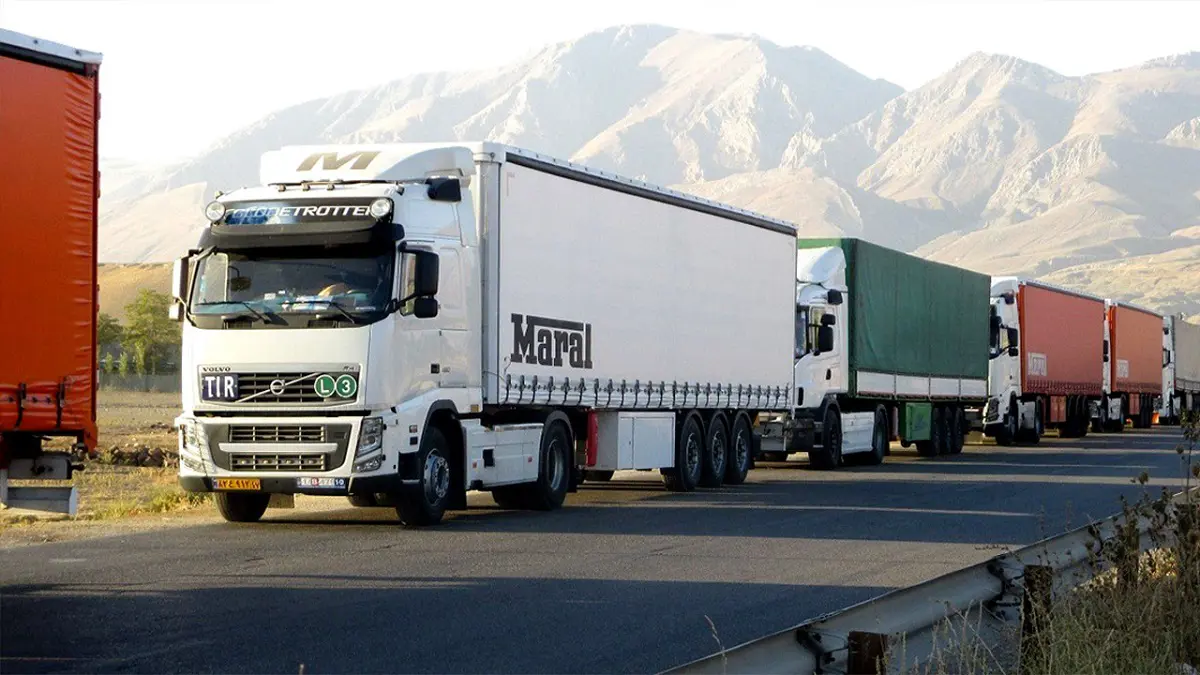 إيران تعترف بتراجع صادراتها لجنوب العراق بسبب الاحتجاجات