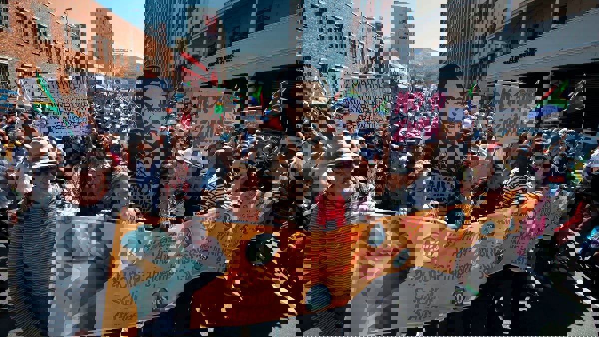 جنوب أفريقيا: اعتقال الأخوين جوبتا في الإمارات