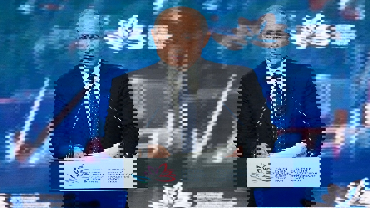 رغم تحذيره من سباق تسلح.. بوتين يؤكد عزم روسيا إنتاج صواريخ محظورة