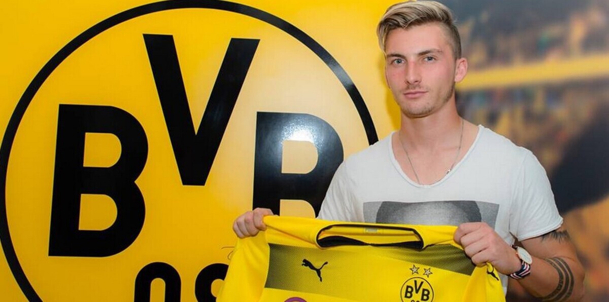 بروسيا دورتموند يتعاقد مع المهاجم الألماني ماكسيمليان فيليب