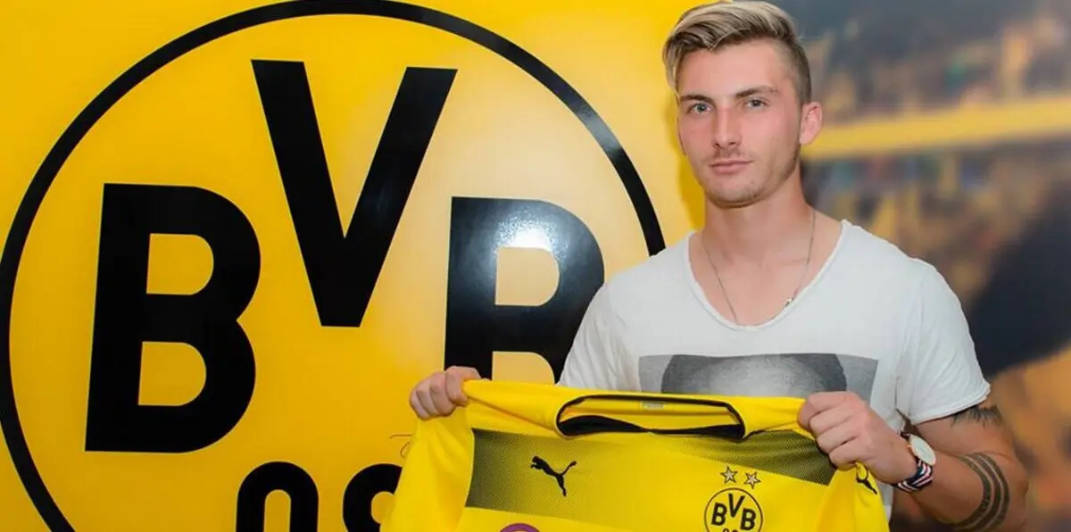 بروسيا دورتموند يتعاقد مع المهاجم الألماني ماكسيمليان فيليب