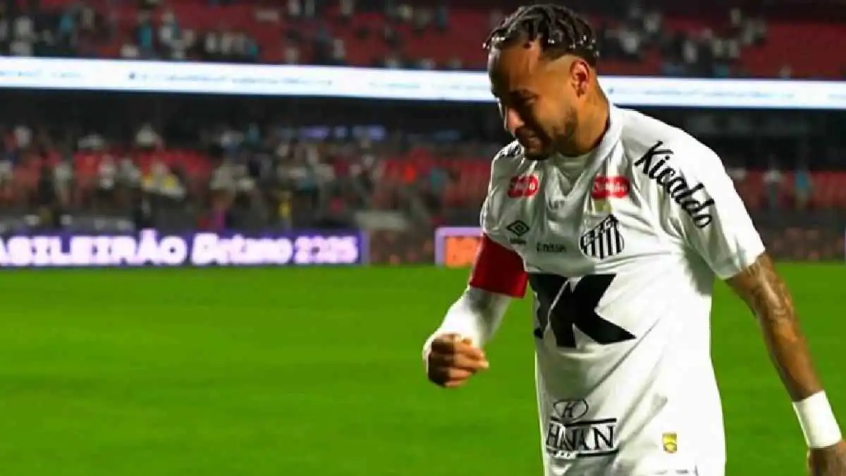 بكاء شديد.. انهيار نيمار بعد فضيحة سانتوس "السداسية" (فيديو)