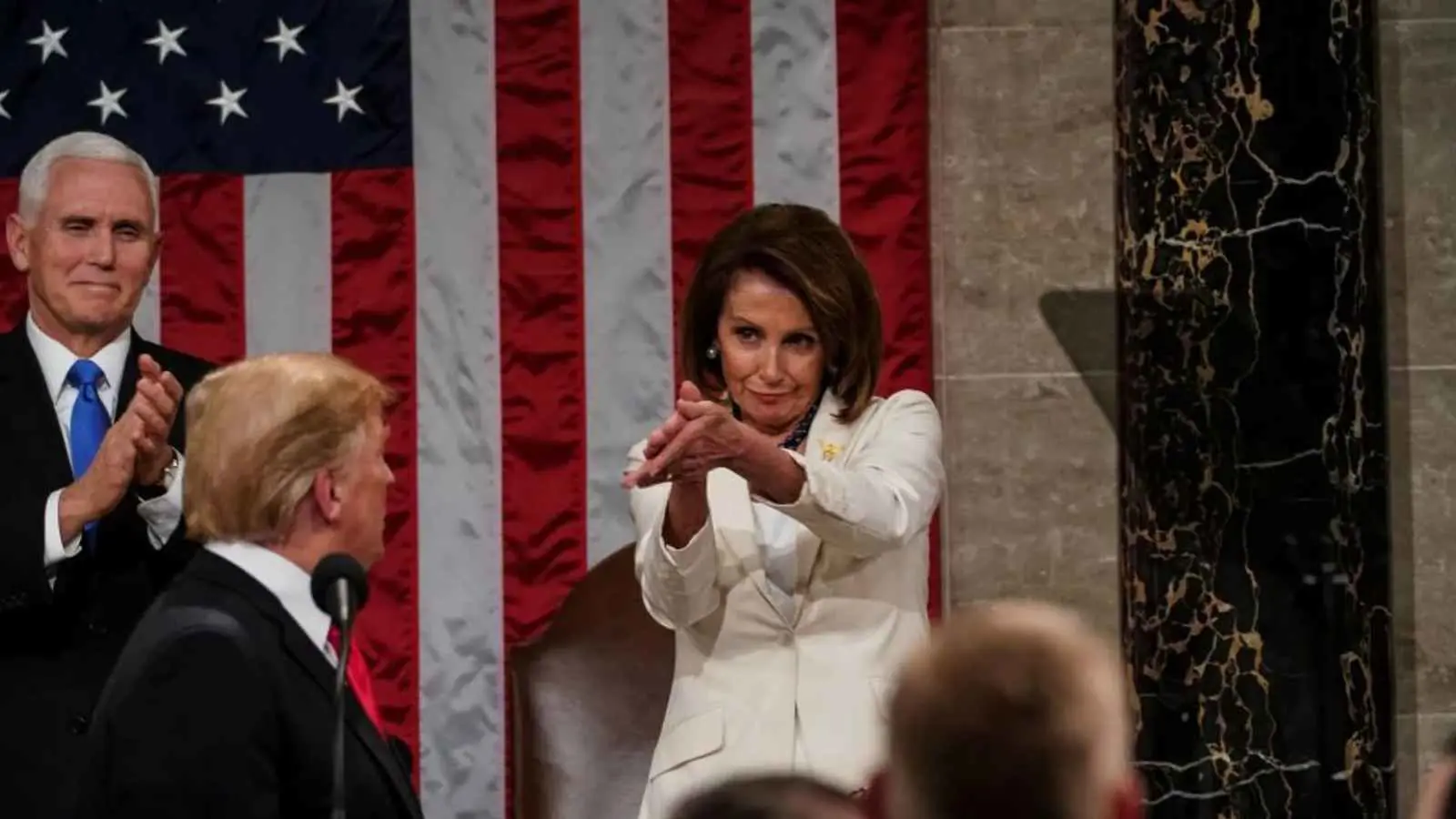 ترامب ونانسي بيلوسي خلال خطاب سابق لحالة الاتحاد 