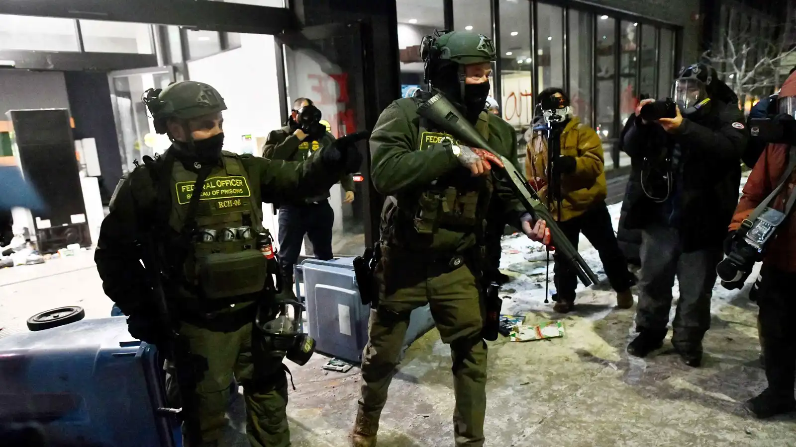 عنف مينيابوليس.. البيت الأبيض "يبرّئ" ترامب ويحمّل الديمقراطيين المسؤولية