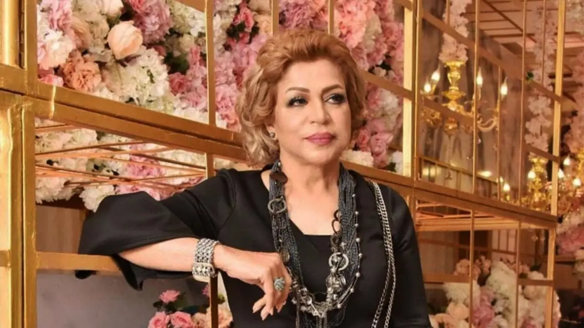 الفنانة العمانية فخرية خميس توجه رسالة لجمهورها من داخل المستشفى (فيديو)