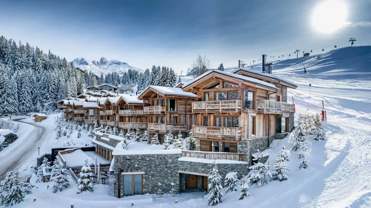 "السياحة الثلجية".. وجهات فاخرة وتجارب شتوية ساحرة (صور)